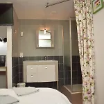 Saint Fergeux Hotel *