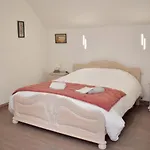 Saint Fergeux Hotel *