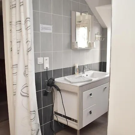 Saint Fergeux Hotell *