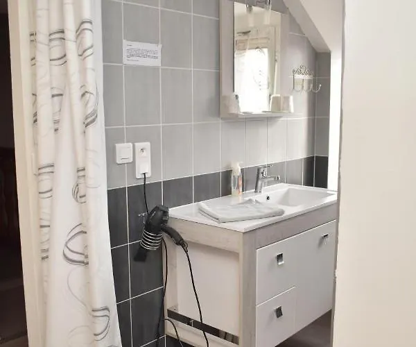 Saint Fergeux Hotel *